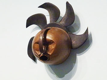 masque de romuald hazoumé, exposition art-afrique louis vuitton 